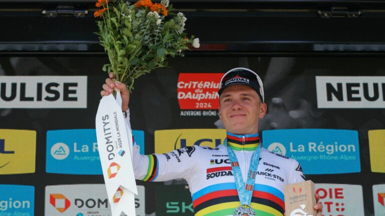 Remco Evenepoel wins the 4th stage time trial and takes the yellow jersey