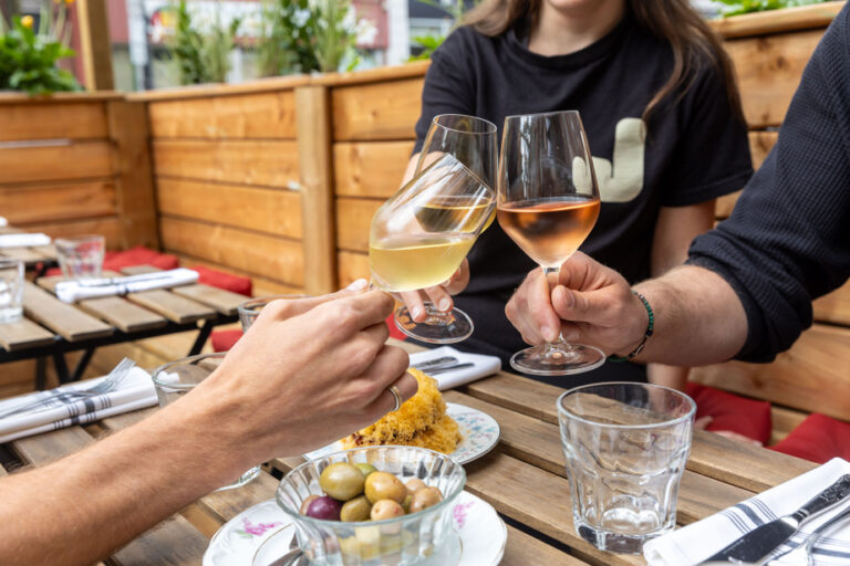 Restaurant terraces where you can sit down this summer