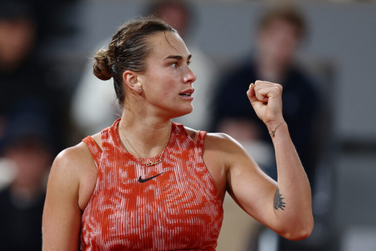 Roland-Garros |  Aryna Sabalenka and Elena Rybakina advance to fourth round