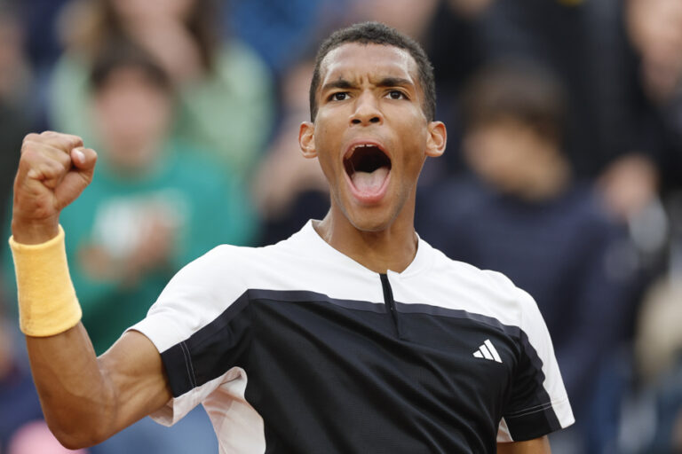 Roland-Garros |  Félix Auger-Aliassime easily wins against Ben Shelton