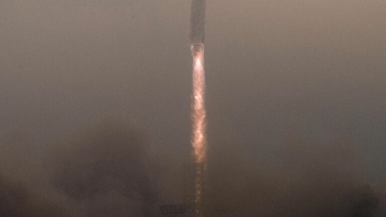 SpaceX’s Starship spacecraft successfully lands on water for the first time