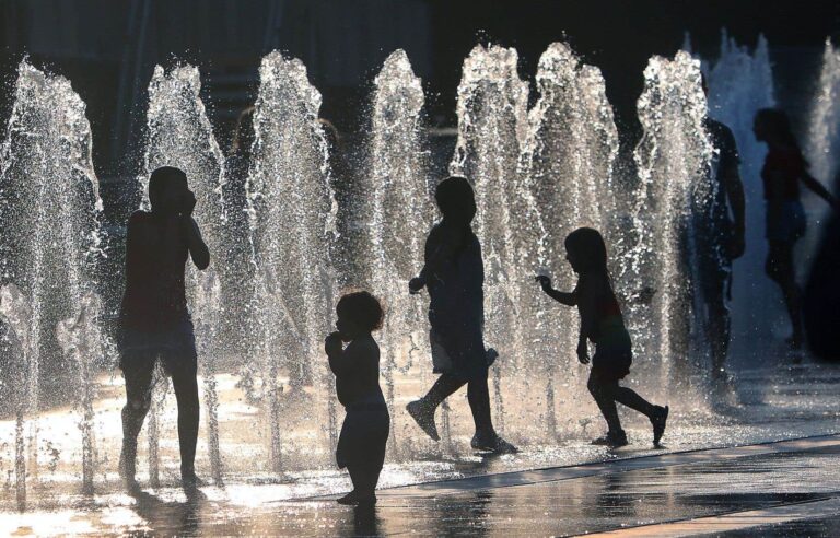 Swimming pools, water games, beaches: where can you cool off in Quebec?