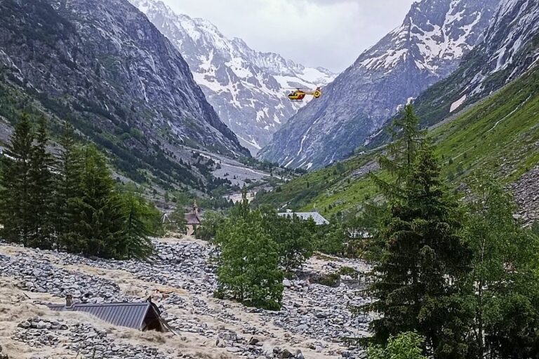 TESTIMONIALS.  “I hope I can leave as quickly as possible”, the story of a day of chaos in Isère after the torrential floods