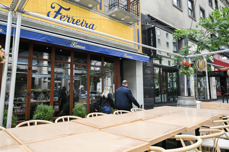 The City of Montreal authorizes terraces to put back their marquees