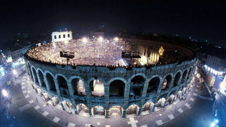 The Verona Arena celebrates the entry of Italian lyrical singing into UNESCO’s intangible heritage