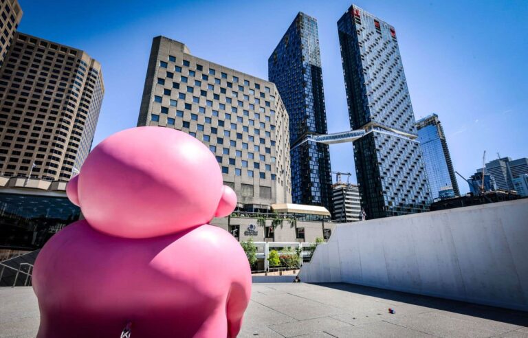 The battle of the skyscrapers continues in Montreal