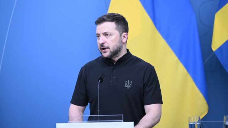 Volodymyr Zelensky announces return to Ukraine of ten civilians detained by Russia