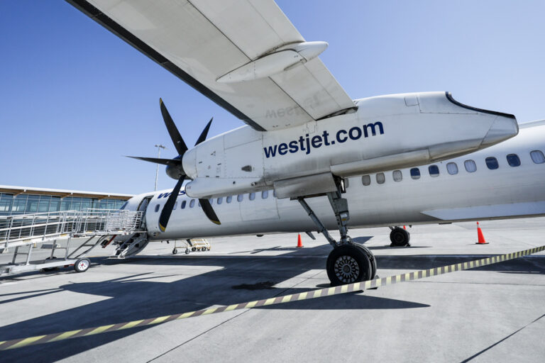 WestJet mechanics could begin work stoppage Thursday evening