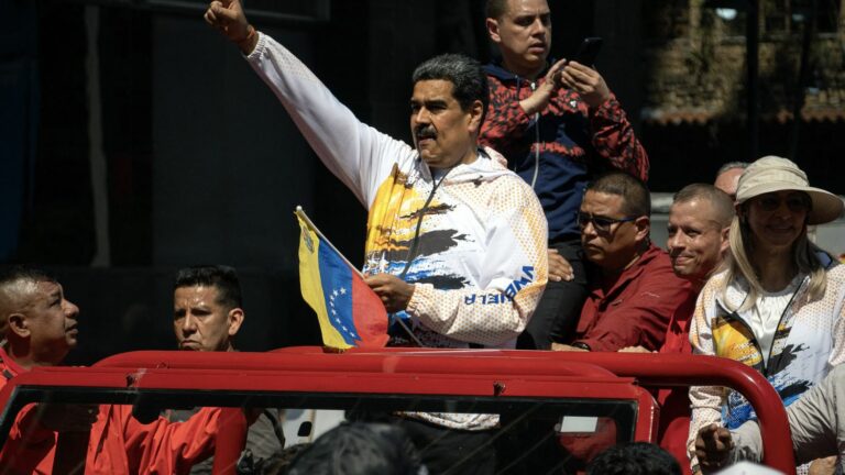 What is Nicolas Maduro seeking by asking all Venezuelan exiles to return to the country?