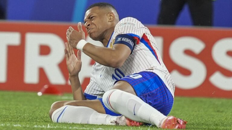 broken nose for Kylian Mbappé, but the captain of the France team avoids surgery