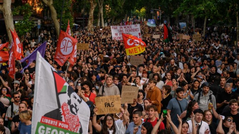 demonstrations against the far right and for the union of the left brought together thousands of people across France