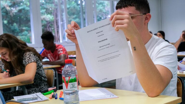 final year students take the philosophy test, discover the subjects from 9 a.m.