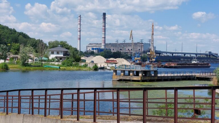 in Ukraine, the repair of bombed thermal power plants essential before winter