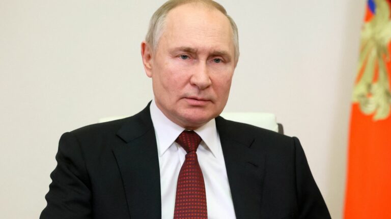 not invited, Vladimir Putin sets his own rules