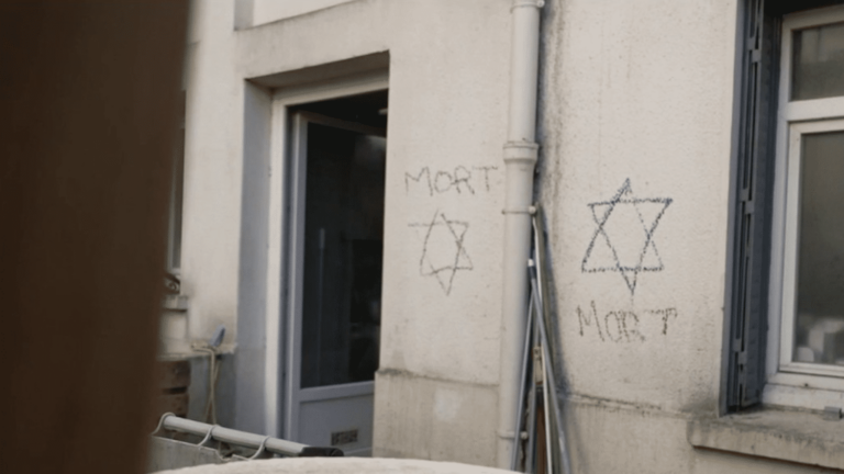 the Commission on Human Rights notes an alarming increase in racist and anti-Semitic acts