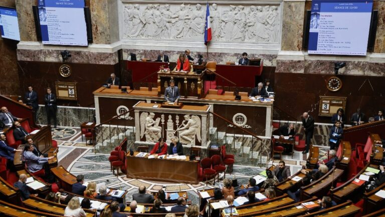 the National Assembly rejects the motions of censure of LFI and the RN