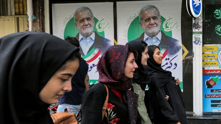 the disillusioned youth of Tehran before the presidential election in Iran