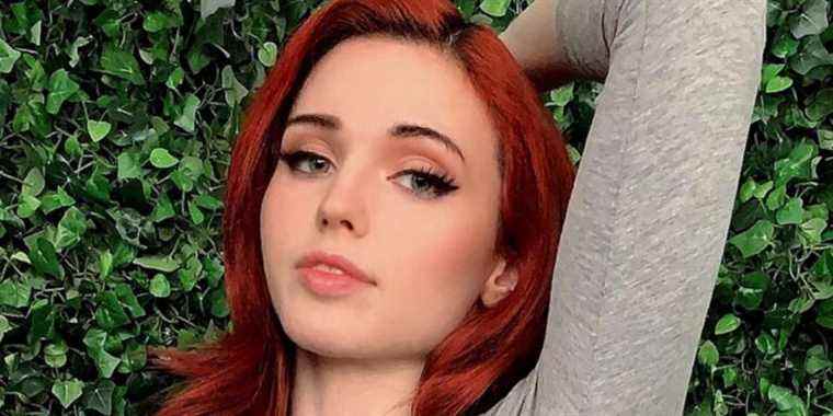 Pourquoi Amouranth achète-t-il des stations-service ?