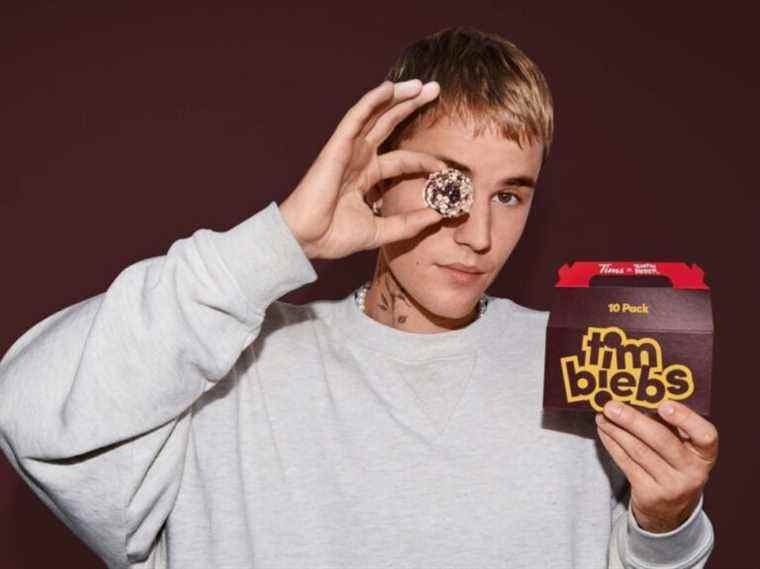 Justin Bieber dévoile un premier aperçu de la marchandise Tim Hortons « Timbiebs »