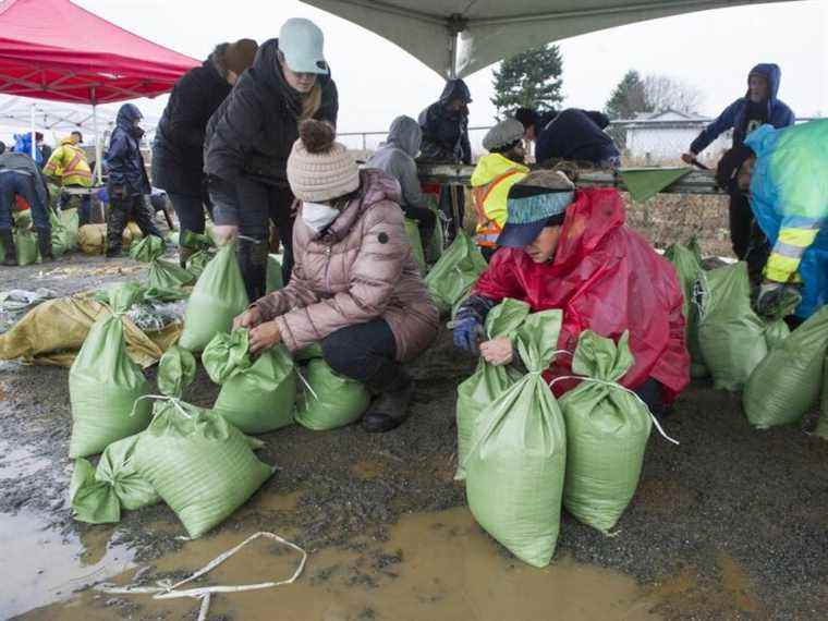 Inondations en Colombie-Britannique : la pluie tombe et les craintes augmentent à Abbotsford, ravagé par les inondations