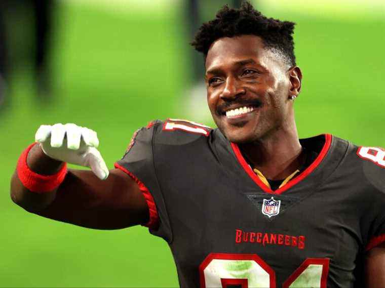 KRYK: Antonio Brown, la sécurité des Bucs suspendue pour de fausses cartes de jab