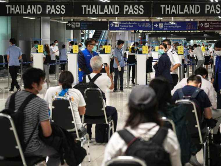 La Thaïlande, l’Australie et Israël assouplissent les restrictions de voyage, les blocages mordent ailleurs