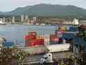 Le port de Vancouver alors que la circulation est interrompue par des inondations à Vancouver, Colombie-Britannique, Canada, le mercredi 17 novembre 2021. Des jours de pluie torrentielle se sont abattus sur la Colombie-Britannique, déclenchant des inondations et des glissements de terrain qui ont bloqué les voies des deux nations voies ferrées majeures et emporté des parties de sa principale artère routière est-ouest, la Transcanadienne.  Photographe: 