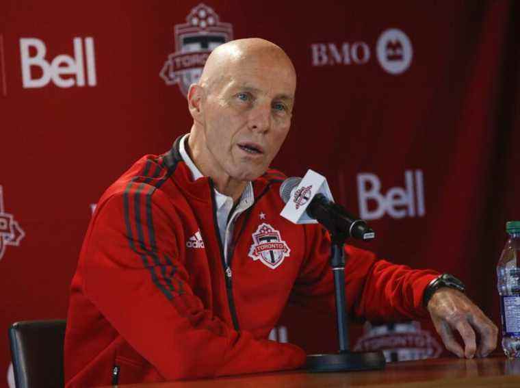 Bob Bradley prêt à botter les fesses et à devenir le nouvel entraîneur-chef du Toronto FC