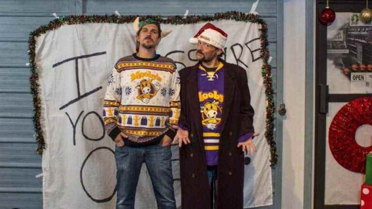 Jay et Silent Bob sortent l'équipement de Mooby's pour souhaiter un joyeux Noël aux fans
