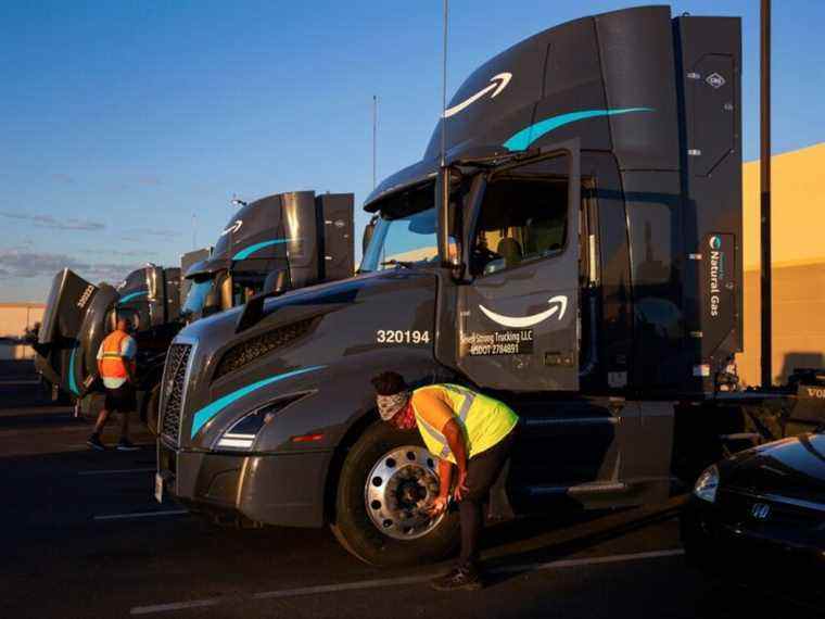 « Tout le monde ressent la chaleur » : les ambitions d’Amazon en matière de camionnage se heurtent à la pénurie de chauffeurs et à la concurrence