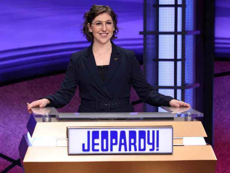 Mayim Bialik et Ken Jennings continueront d’animer « Jeopardy ! »  jusqu’à la saison 38