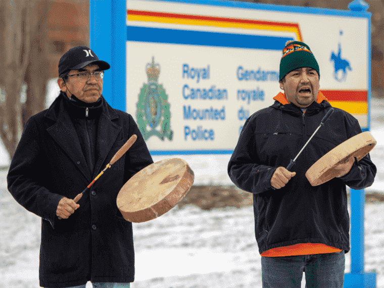 Des députés néo-démocrates signent une pétition critiquant le gouvernement néo-démocrate de la Colombie-Britannique pour la gestion des manifestations contre le pipeline