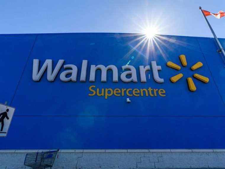 « BONNE CHOSE À FAIRE » : Walmart Canada jette des sacs à provisions en plastique