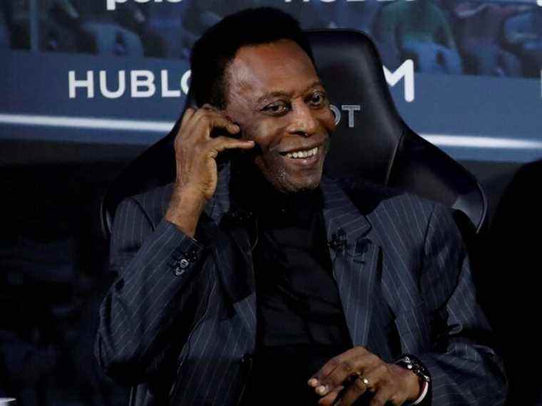 La légende du football brésilien Pelé hospitalisée pour un traitement contre une tumeur du côlon