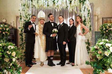 le casting de schitt's creek au mariage de david et patrick dans la finale de la saison 6