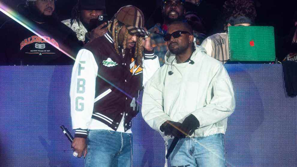 

	
		Kanye West fait une apparition surprise avec Future au Rolling Loud California Festival.
	
	
