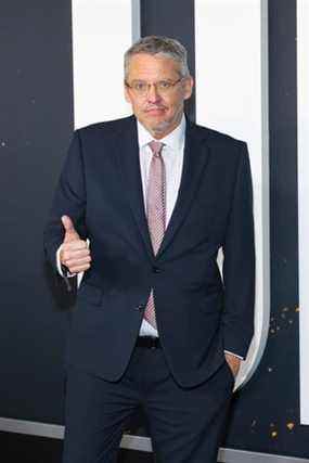 Adam McKay assiste à la première mondiale de Don't Look Up de Netflix le 5 décembre 2021 à New York.