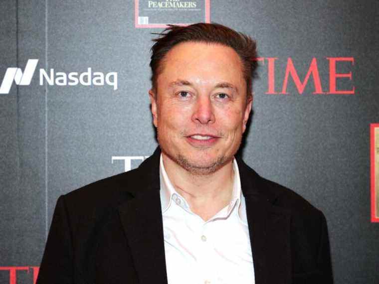 Elon Musk vend plus d’actions Tesla alors que la valorisation chute en dessous de 1 000 milliards de dollars