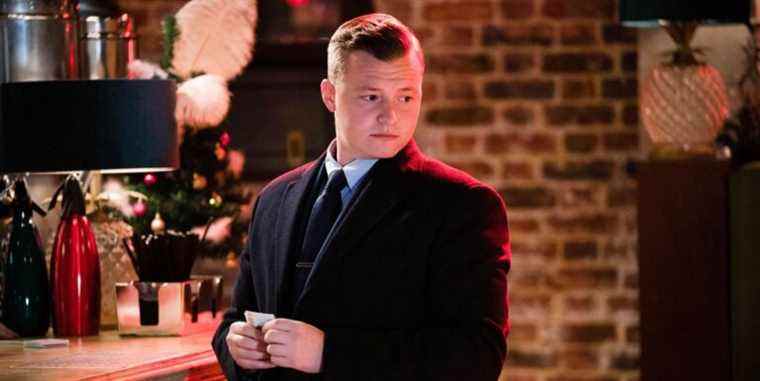 La star d'EastEnders, Charlie Wernham, s'ouvre sur le tournage d'un scénario d'extrême droite "vraiment difficile"

