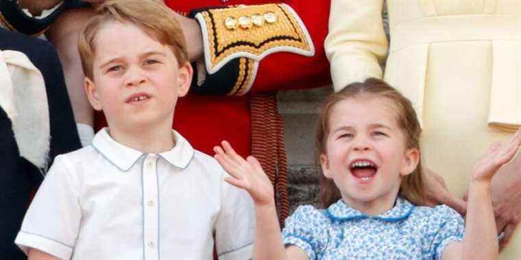 Pourquoi le prince George ne s’assoit jamais avec la reine au déjeuner de Noël