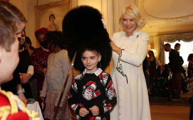 Divertissement du chapeau !  La duchesse de Cornouailles accueille des enfants gravement malades à Clarence House