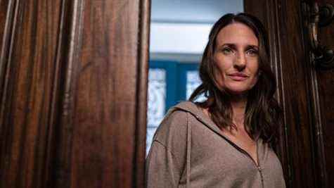 camille cottin comme helene, tuant eve saison 4