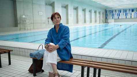 fiona shaw dans le rôle de carolyn martens, kill eve saison 4