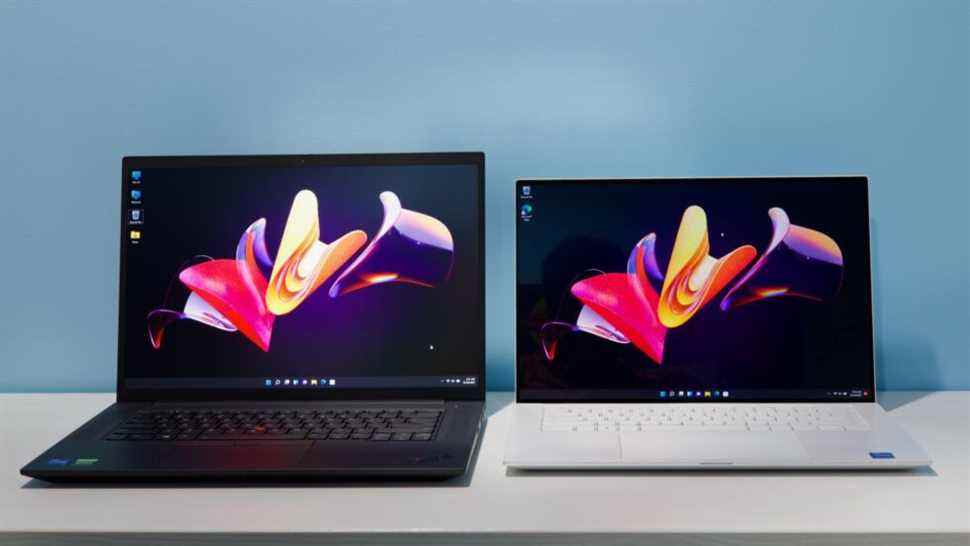 L'écran du X1 Extreme est plus grand que les ordinateurs portables de 15,6 pouces comme le XPS 15 de Dell, mais cela agrandit également considérablement son empreinte. 