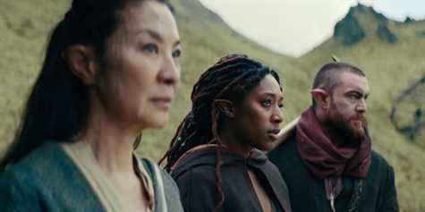 michelle yeoh, sophia brown, laurence o'fuarain, l'origine du sang sorceleur