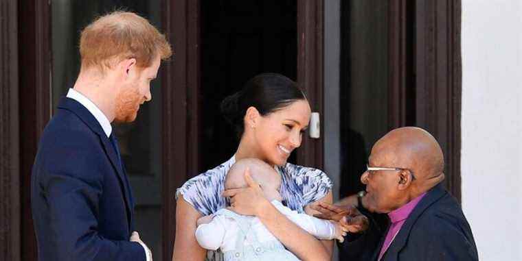 Le prince Harry et Meghan Markle rendent hommage à Desmond Tutu