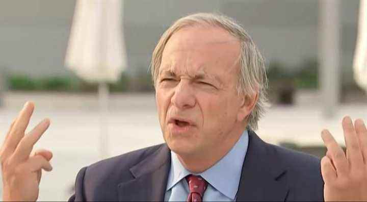 Ray Dalio dit que vos économies en espèces ne sont pas en sécurité et seront «taxées par l’inflation»