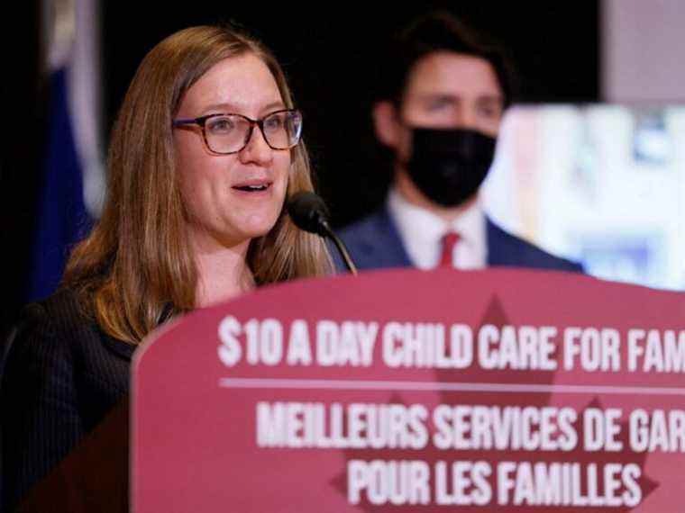 L’Allocation canadienne pour enfants est toujours nécessaire aux côtés du système national de garderies, selon le ministre