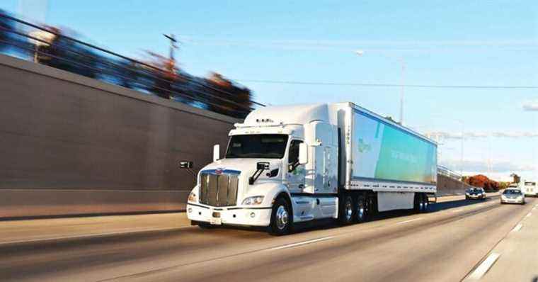 Regardez un semi-camion parcourir 80 miles dans les rues publiques, sans conducteur