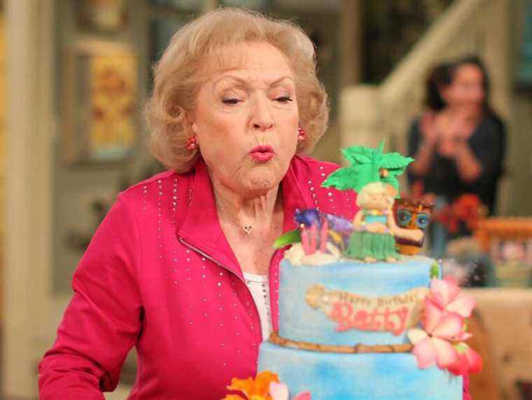 Betty White révèle le secret d’une longue vie : « Evitez tout ce qui est vert »